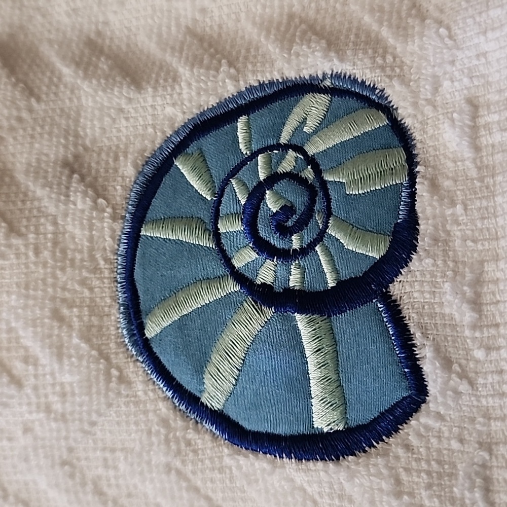 Seashell Kitchen Towel Set - Picture 4 of 7
